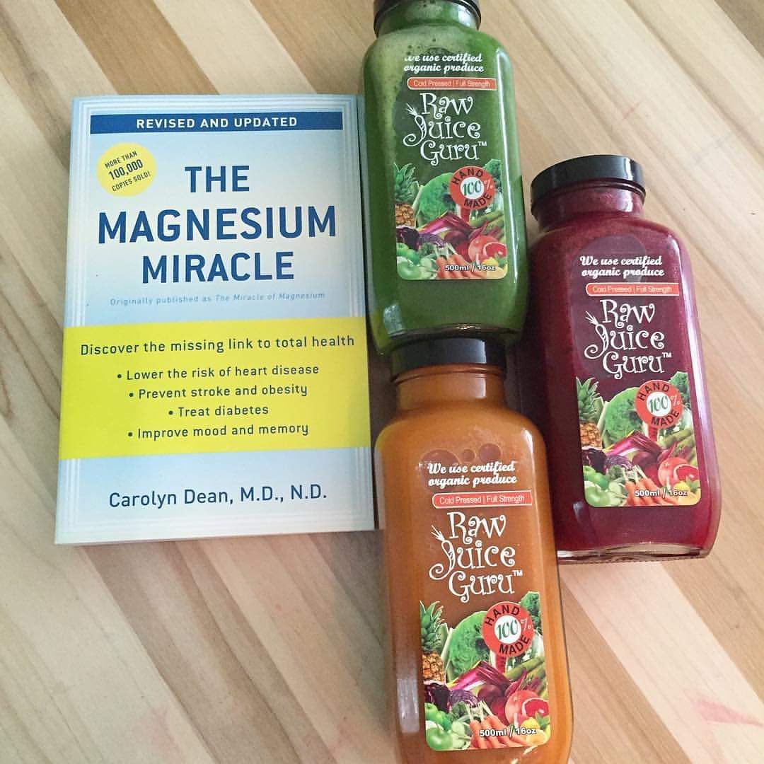 Juice bar greens plus coldpressed raw organic juice